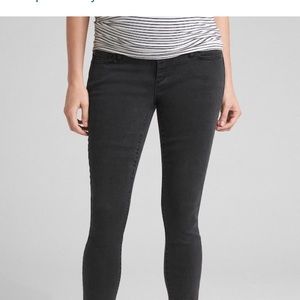 EUC gap maternity 5pk jeans in black
